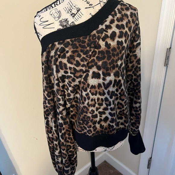 Animal print Sweater - Picture 2 of 6